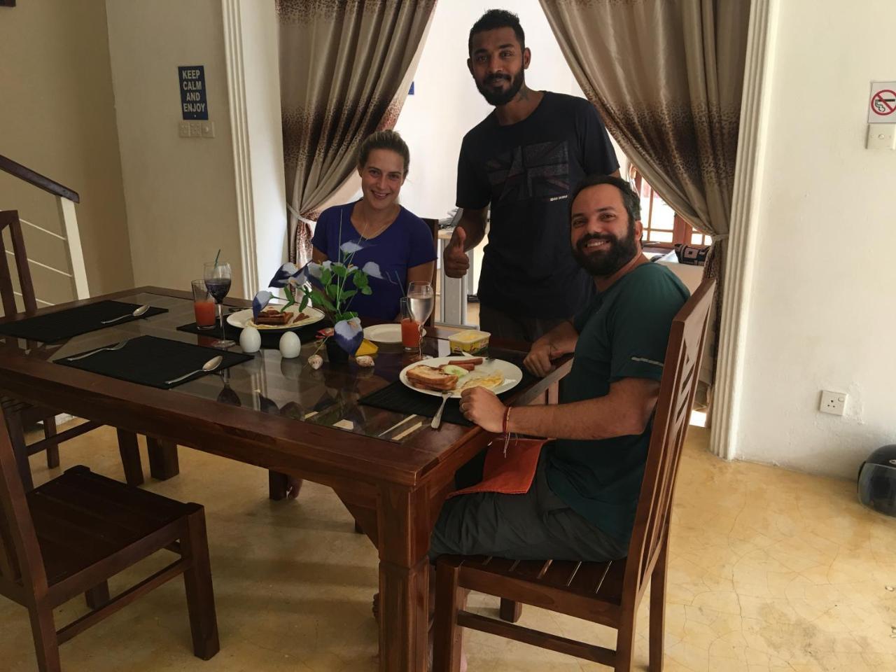 Like Mike Tourist Guest House & Restaurant Negombo Luaran gambar