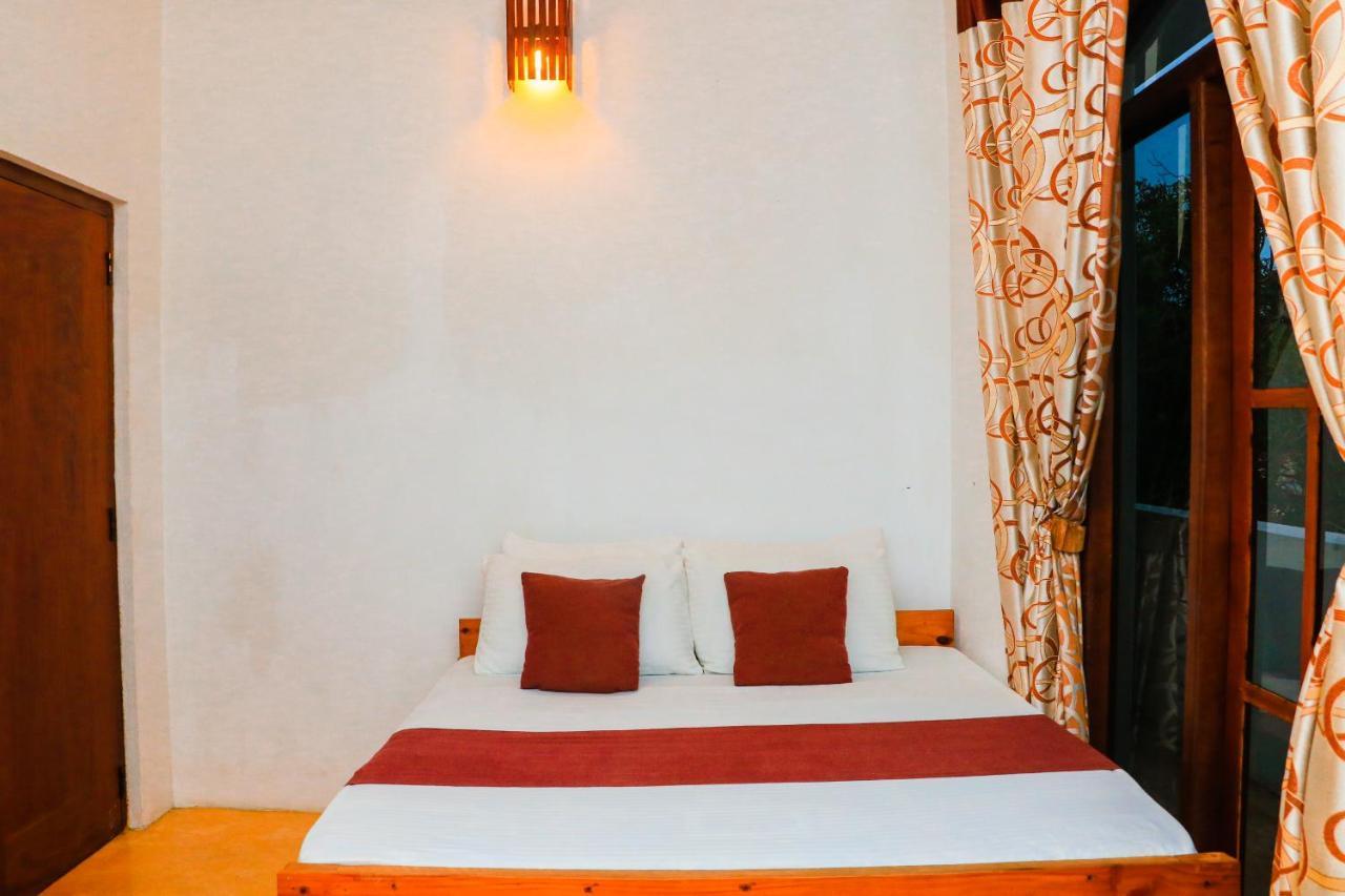 Like Mike Tourist Guest House & Restaurant Negombo Luaran gambar