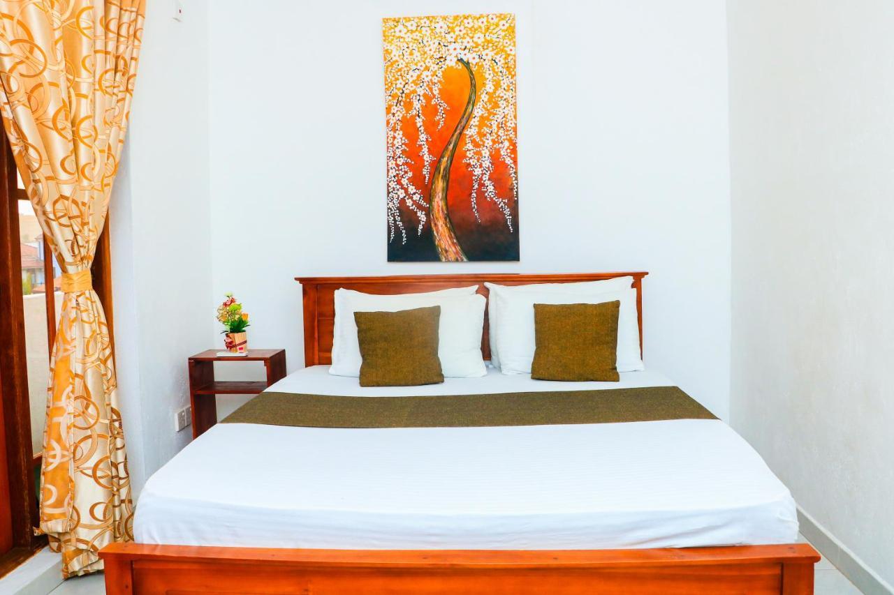 Like Mike Tourist Guest House & Restaurant Negombo Luaran gambar
