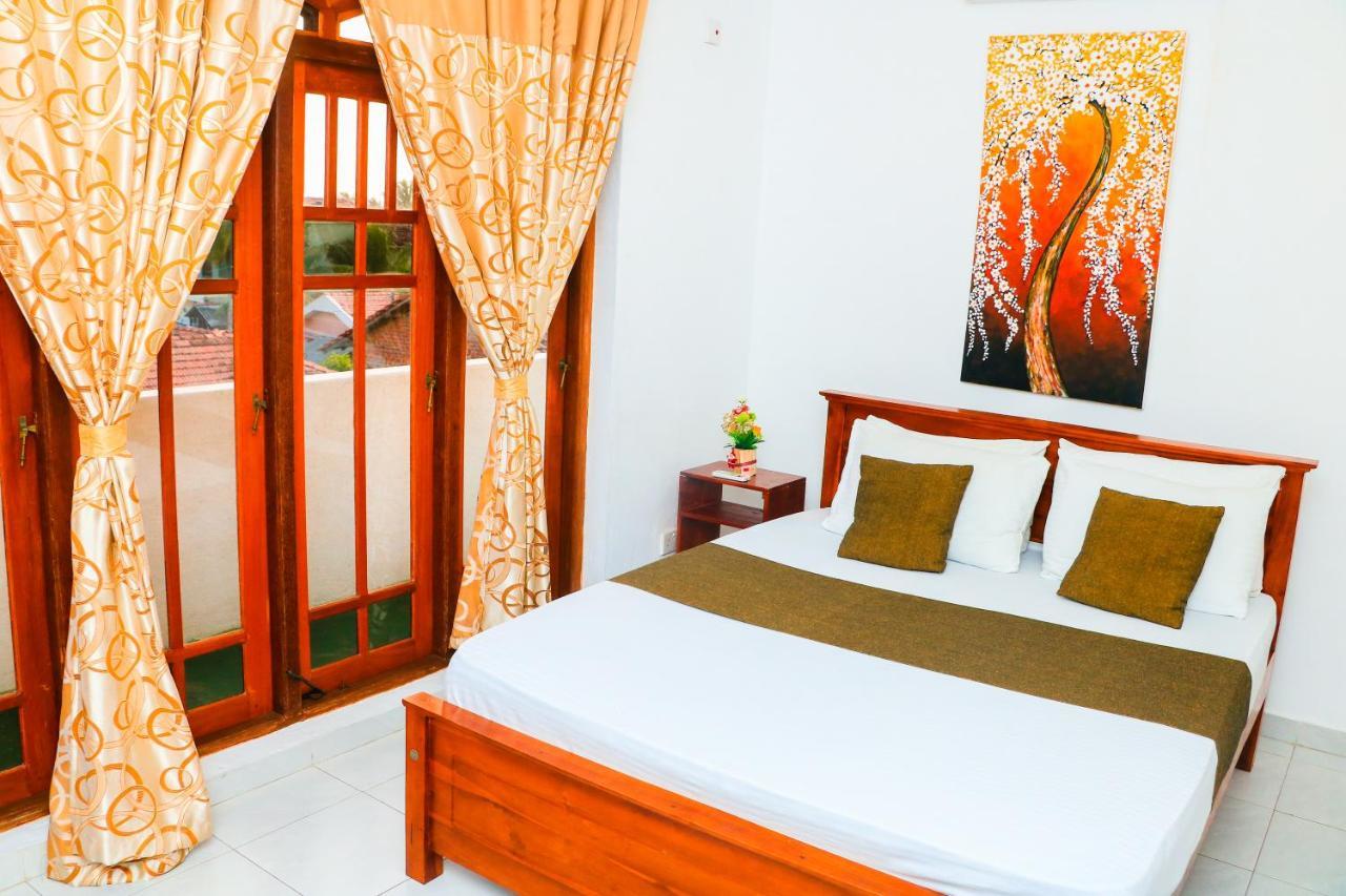 Like Mike Tourist Guest House & Restaurant Negombo Luaran gambar