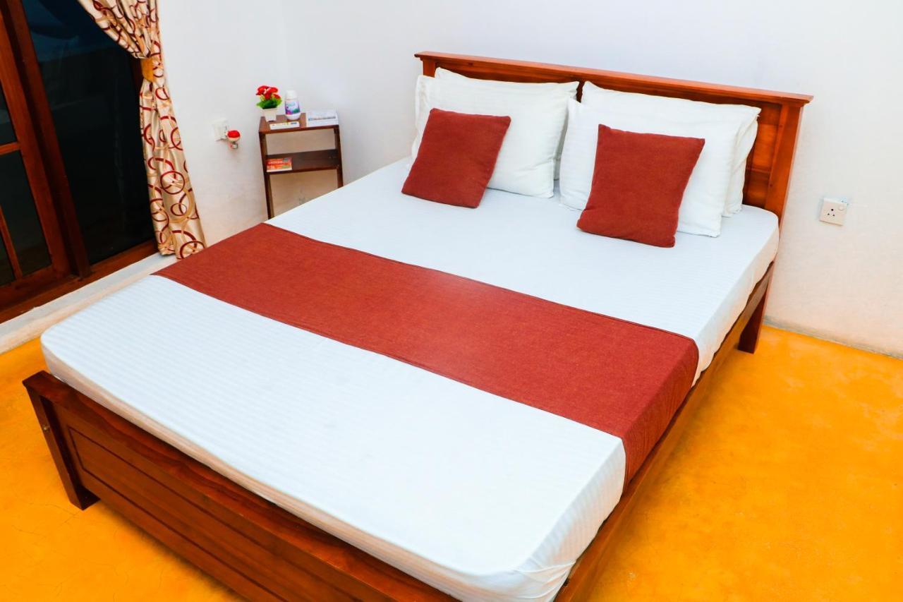 Like Mike Tourist Guest House & Restaurant Negombo Luaran gambar